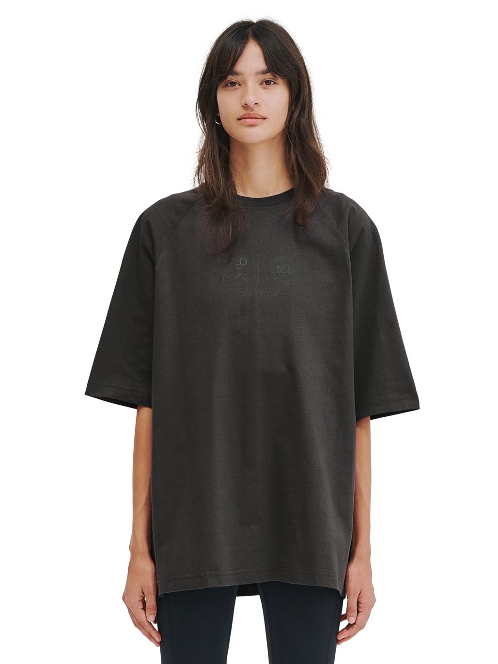 HALO DBU BOXY T-SHIRT, RAVEN, model