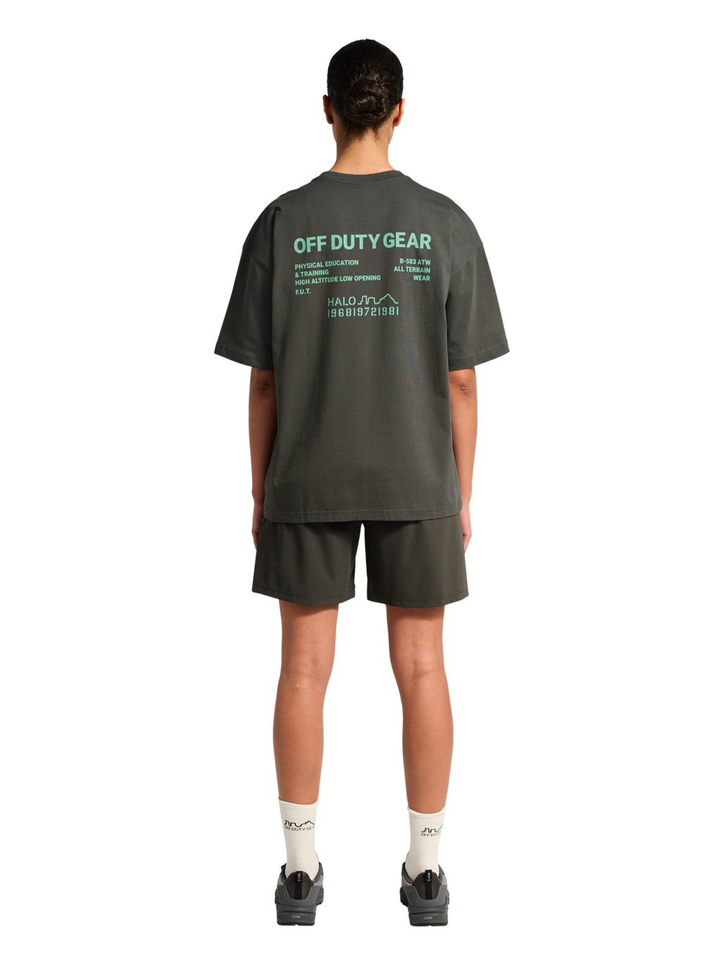 HALO GRAPHIC BOXY T-SHIRT, GUNMETAL/SPRING BOUQUET, model