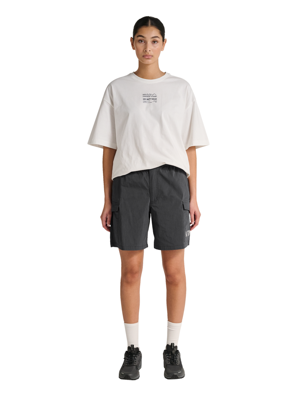 HALO NOVA SHORTS, RAVEN, model