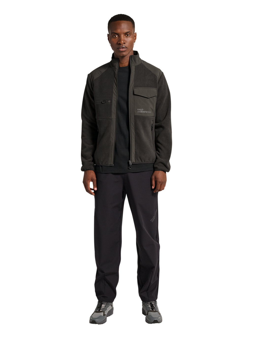 HALO PANELED FLEECE JACKET, RAVEN, model