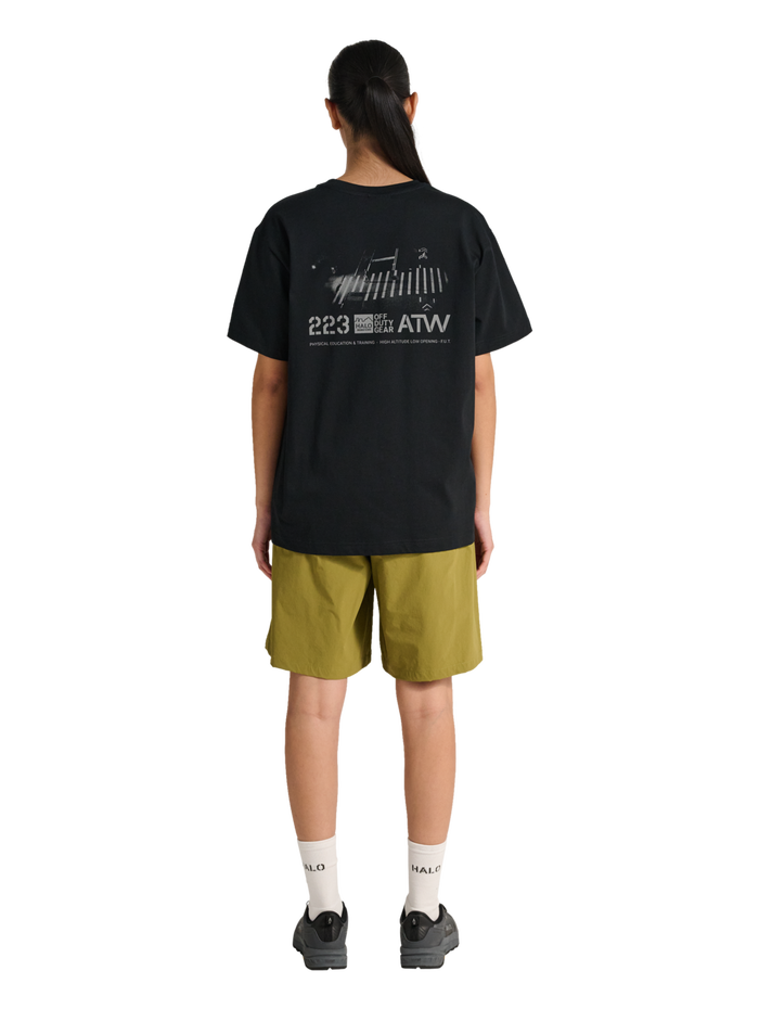 HALO GRAPHIC T-SHIRT, BLACK/GUNMETAL, model