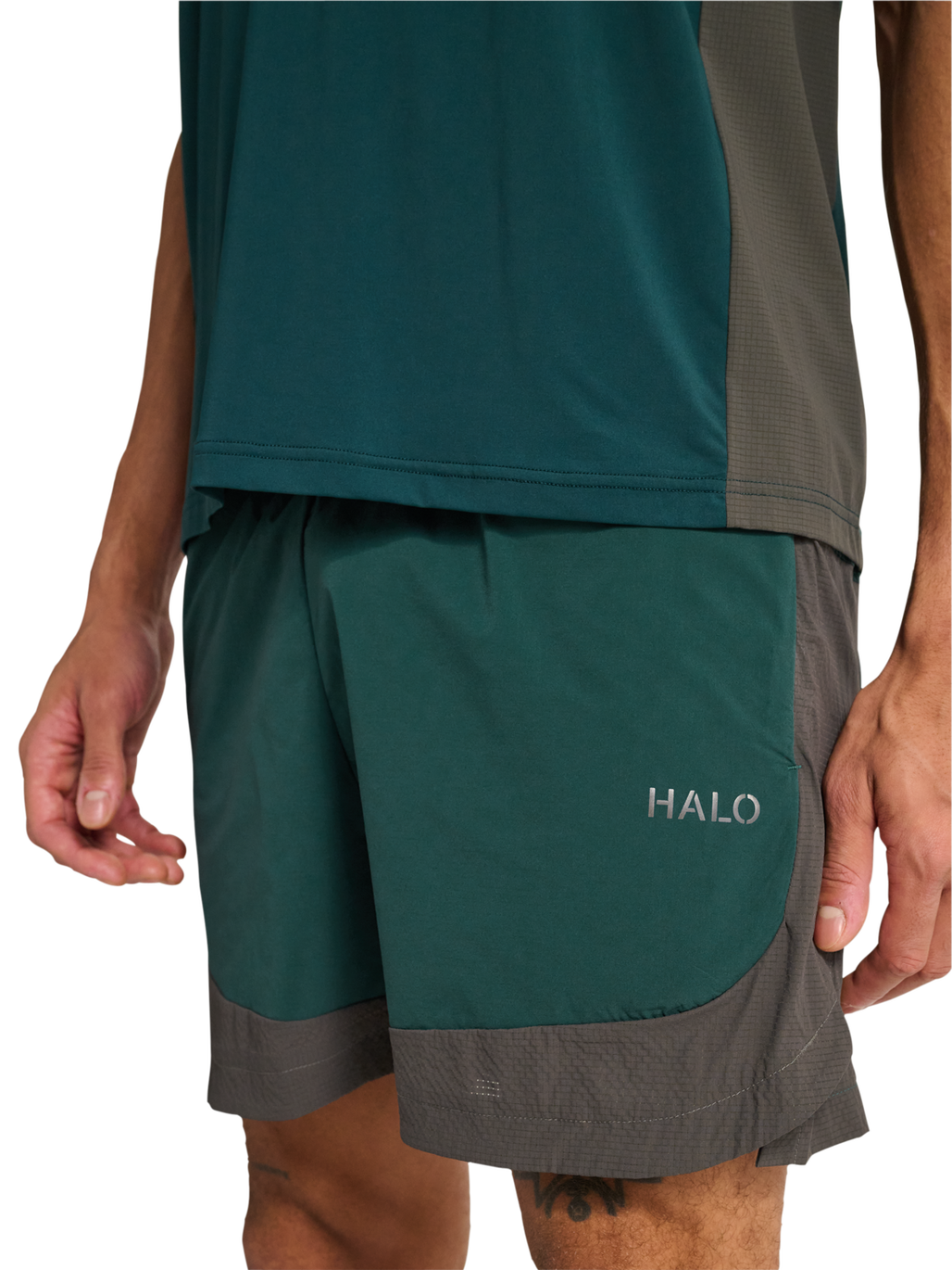HALO DIVISION SHORTS, SEA MOSS, model