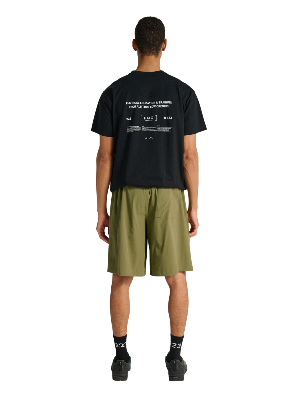 HALO MOVE SHORTS, OLIVE DRAB, model