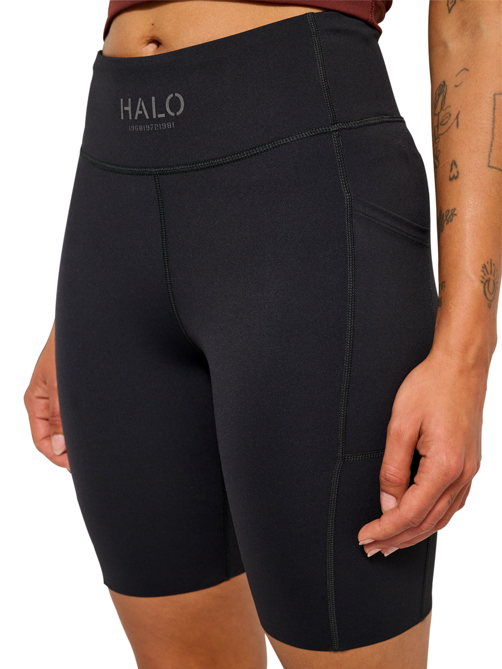 HALO WOMEN TRAINING SPRINTERS, BLACK, model