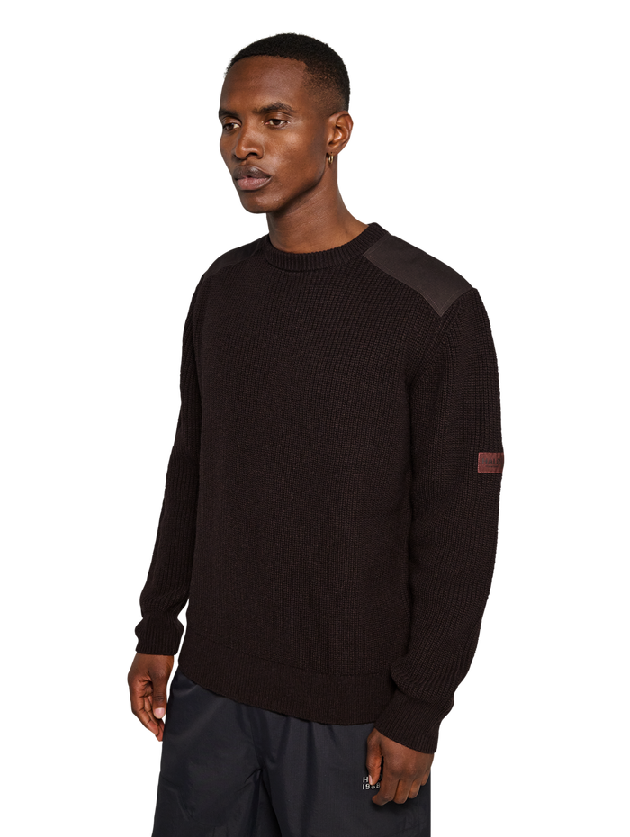 HALO WOOL CREW KNIT, CHOCOLATE TORTE, model