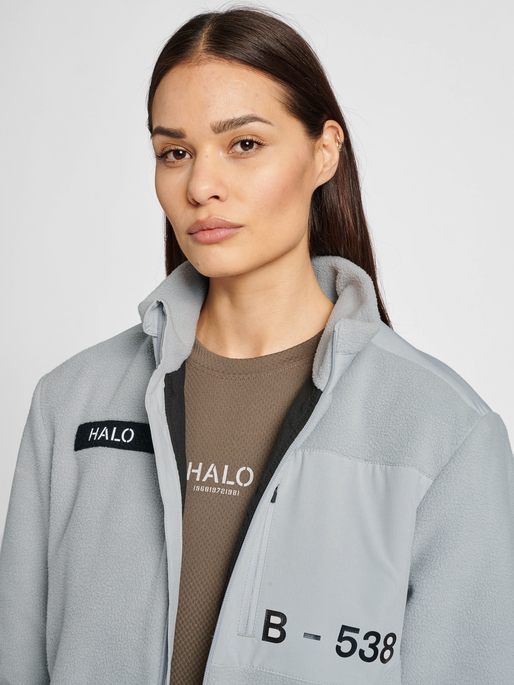 HALO TEDDY FLEECE JACKET, HARBOR MIST, model