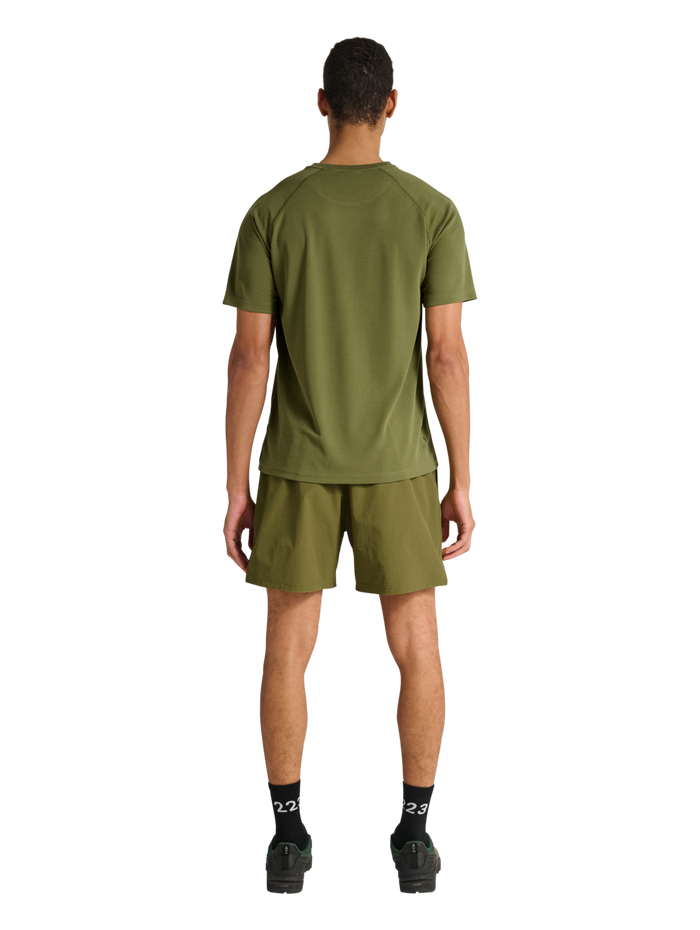 HALO SHORTS, OLIVE DRAB, model