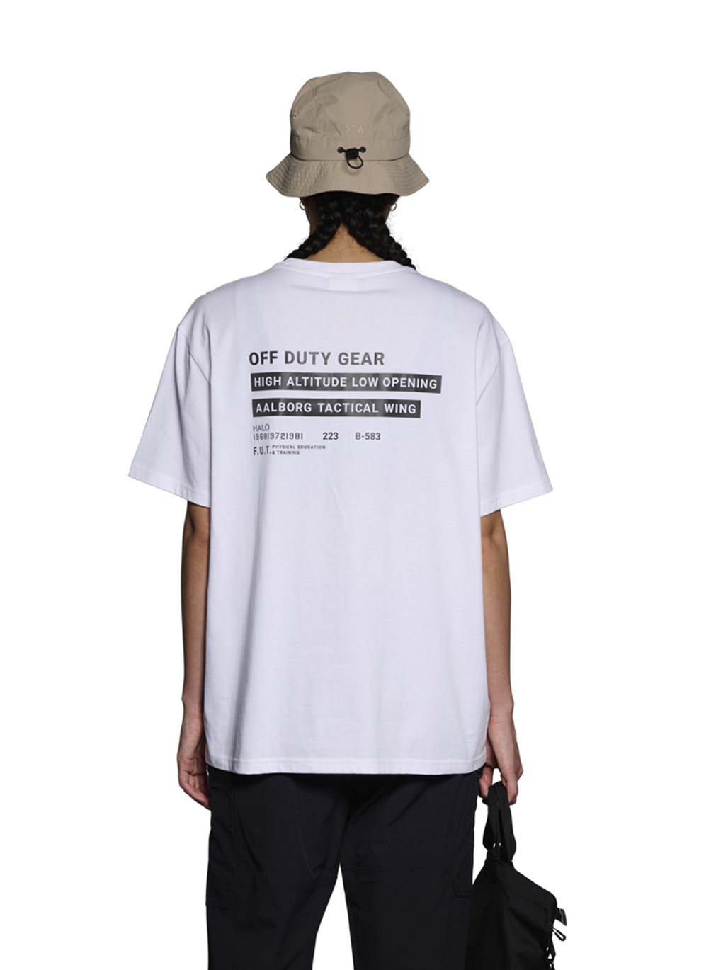 HALO 223 GEAR T-SHIRT, WHITE, model