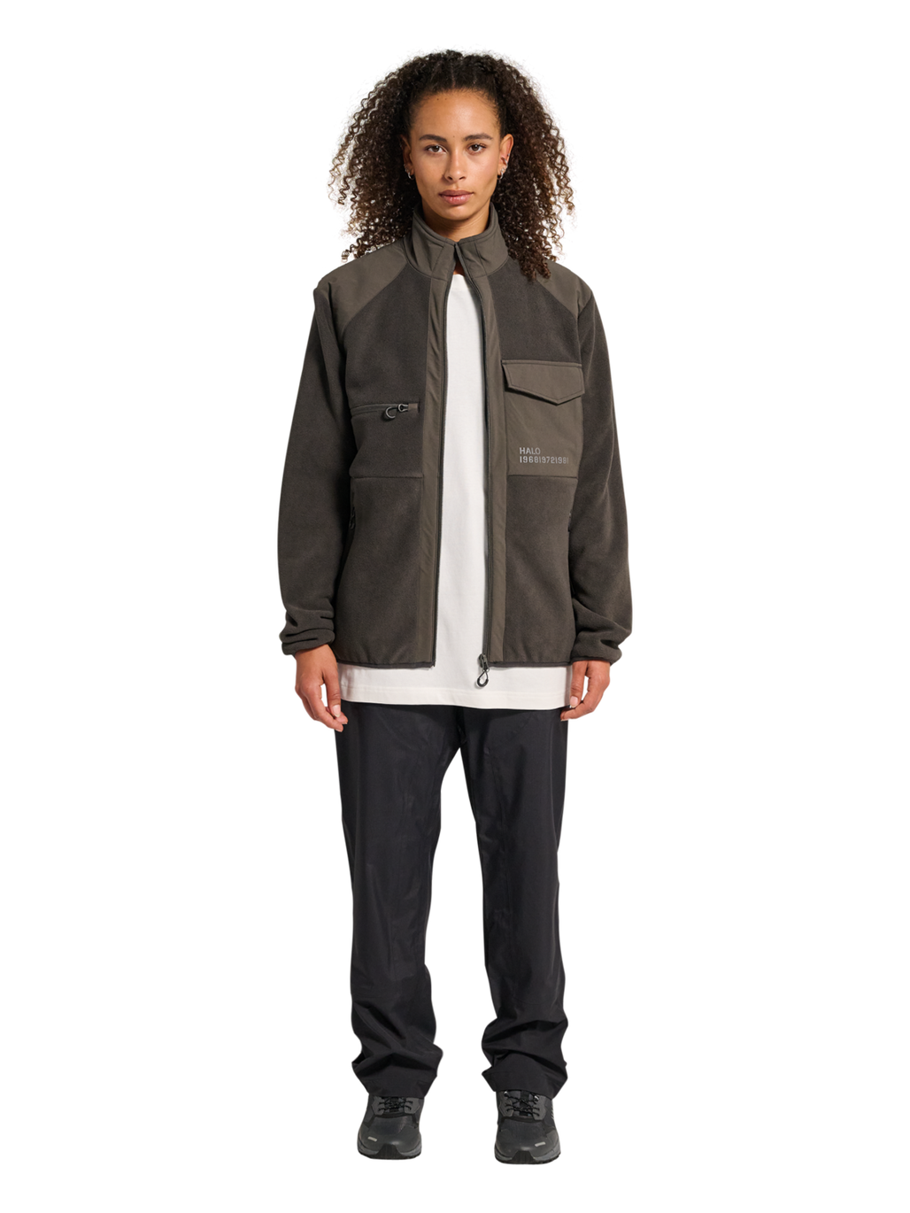 HALO PANELED FLEECE JACKET, RAVEN, model