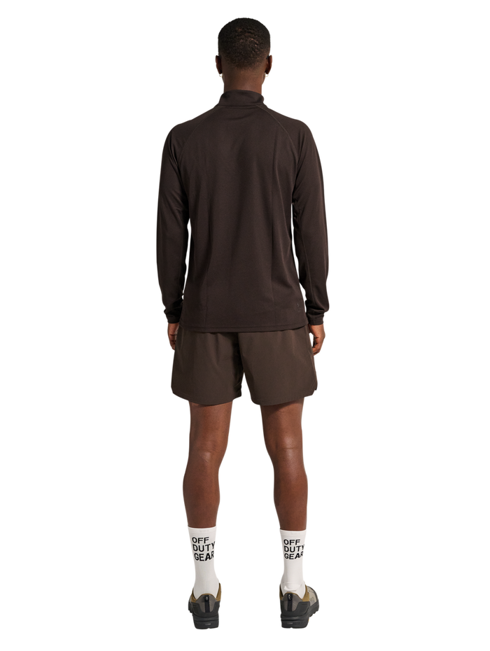 HALO SORONA HALF ZIP, CHOCOLATE TORTE, model