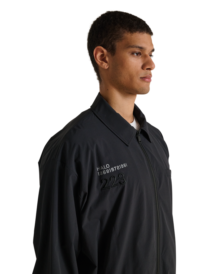 HALO MOVE OVERSHIRT, BLACK, model