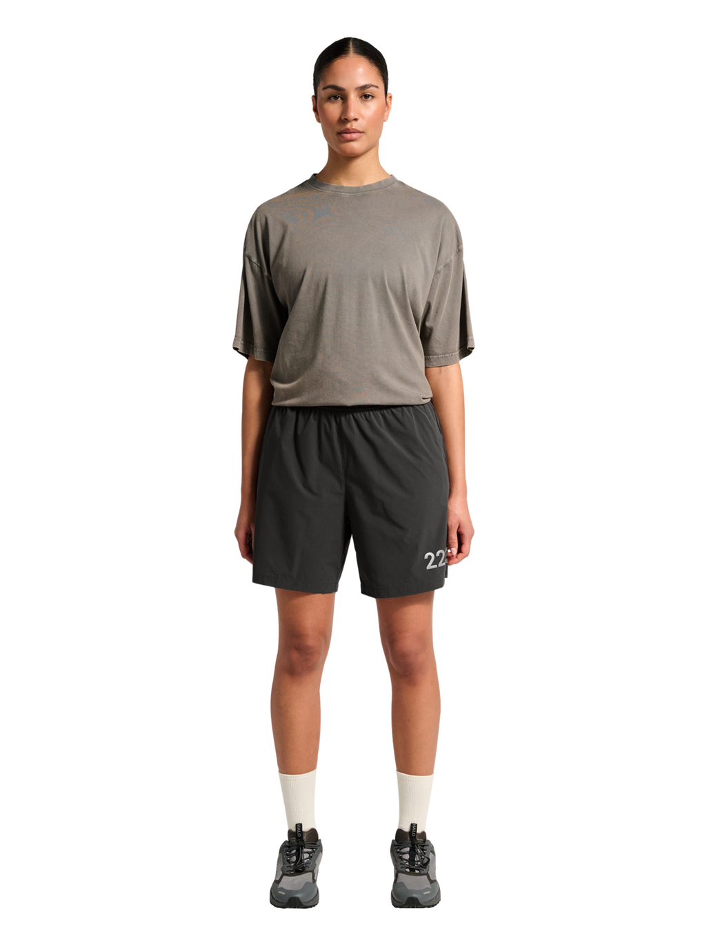 HALO DIVISION LOOSE SHORTS, RAVEN, model