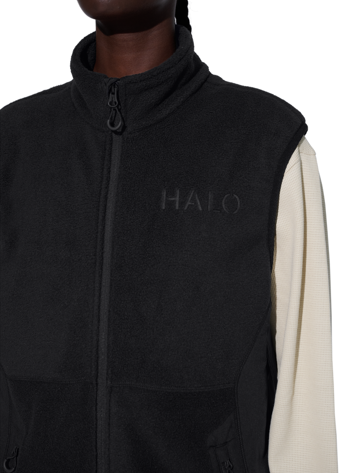 HALO ATW TEDDY FLEECE VEST, BLACK, model