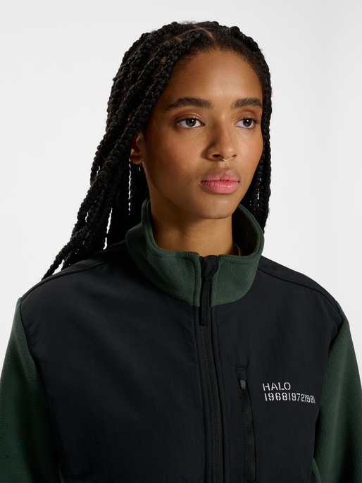 HALO BLOCKED ZIP FLEECE, DEEP FOREST, model