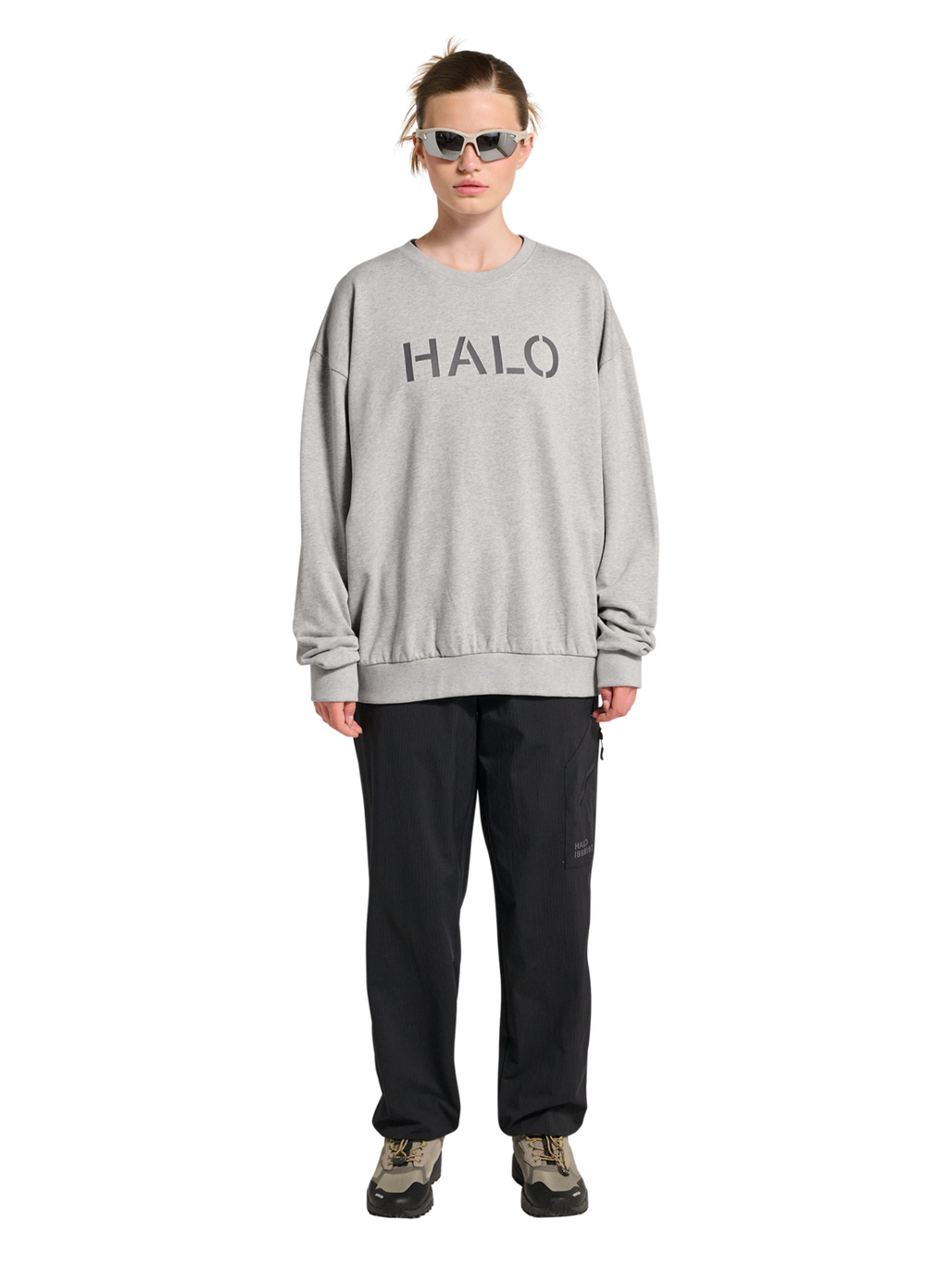 HALO UNIFORM BOXY CREW, LIGHT GREY MELANGE, model
