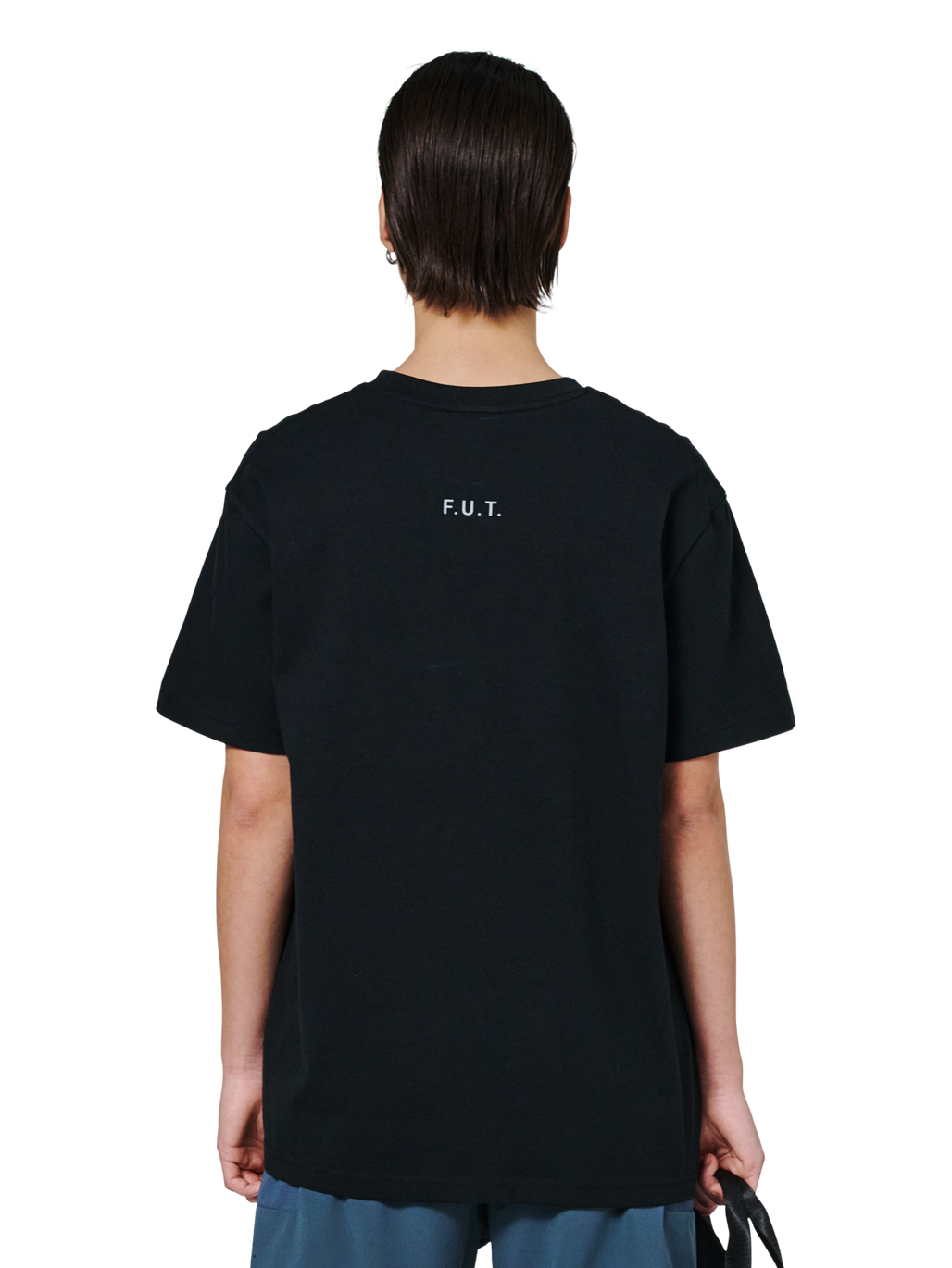 HALO ESSENTIAL T-SHIRT, BLACK, model