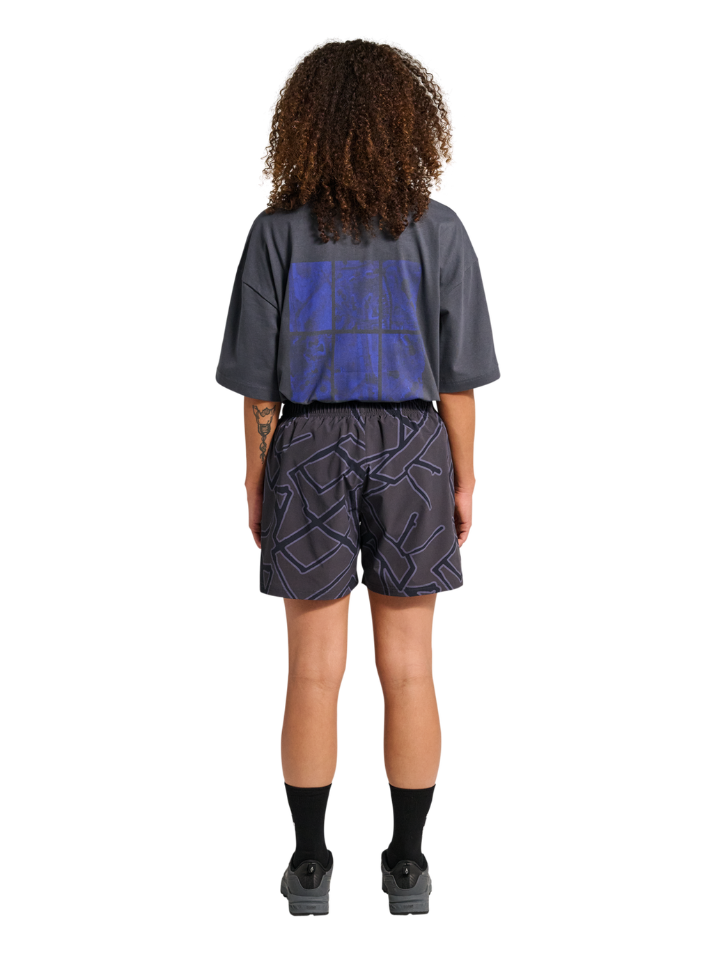 HALO SHORTS, TURBULENCE, model