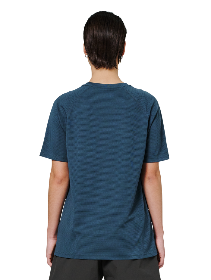 HALO SORONA T-SHIRT, DARK SLATE, model