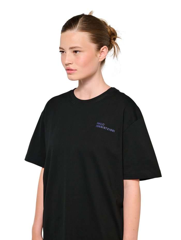 HALO PATCH GRAPHIC T-SHIRT, BLACK, model