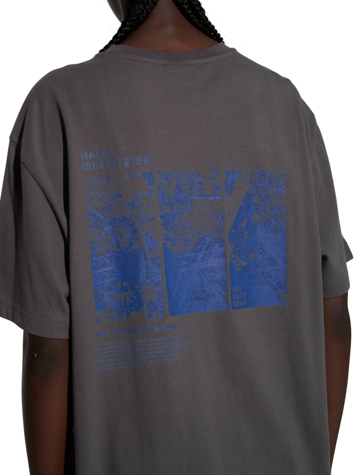 HALO MAP T-SHIRT, RAVEN, model