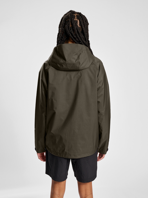 HALO SHELL JACKET, MAJOR BROWN, model