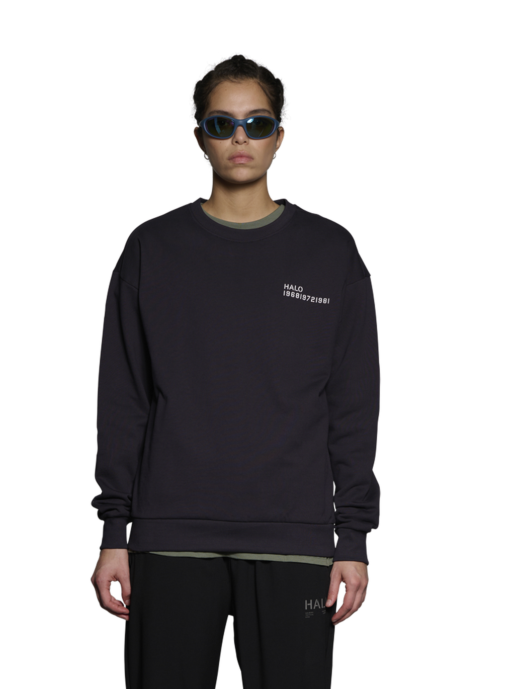 HALO LOGO GRAPHIC CREW, DEEP WELL, model