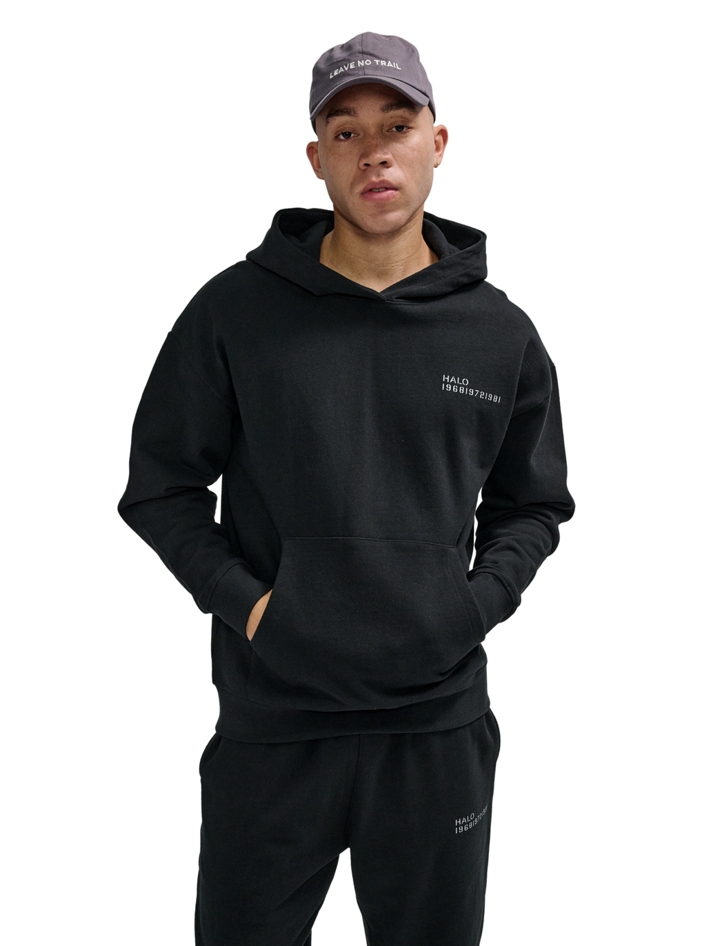 HALO ESSENTIAL HOODIE, BLACK, model