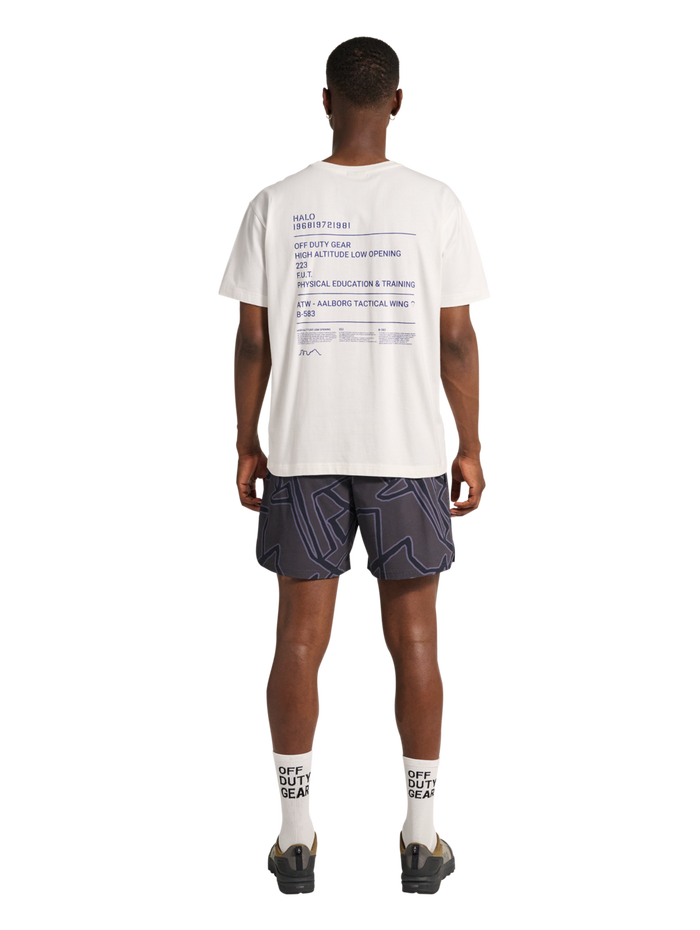 HALO GRAPHIC T-SHIRT, MARSHMALLOW, model