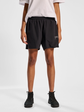 HALO 2-IN-1 TRAINING SHORTS, BLACK, model