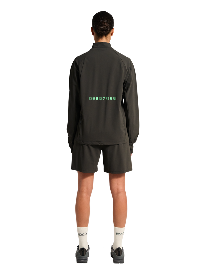 HALO AIR HALF ZIP SHIRT, RAVEN, model