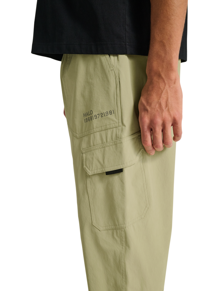 HALO TRAIL PANTS, ELM, model
