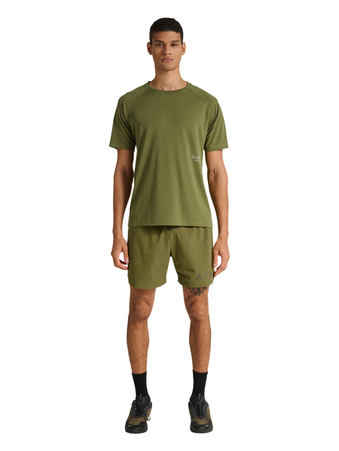 HALO SORONA T-SHIRT, OLIVE DRAB, model