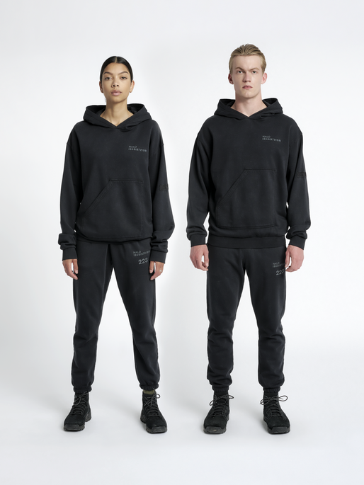 HALO COTTON HOODIE, BLACK, model