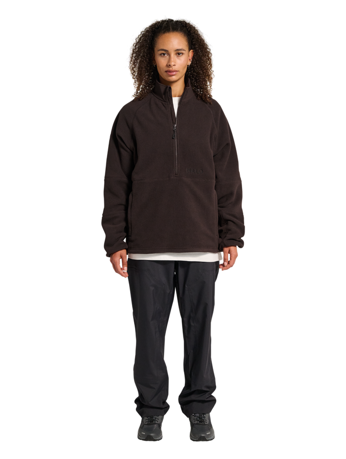 HALO TEDDYFLEECE PULLOVER, CHOCOLATE TORTE, model
