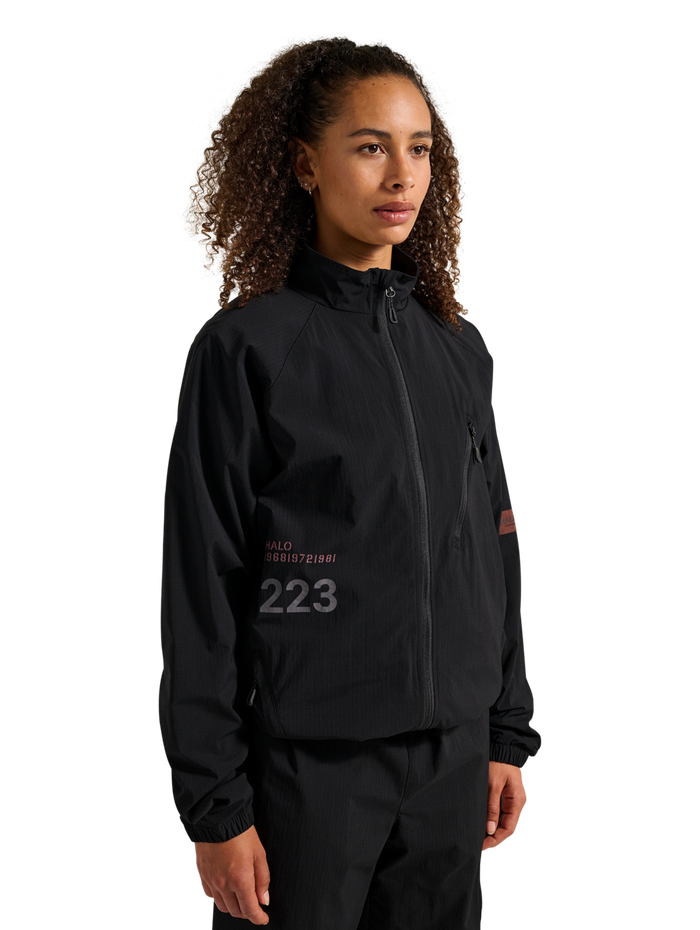 HALO STEEL JACKET, BLACK, model