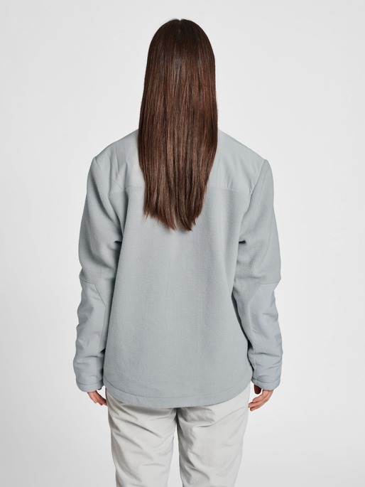 HALO TEDDY FLEECE JACKET, HARBOR MIST, model