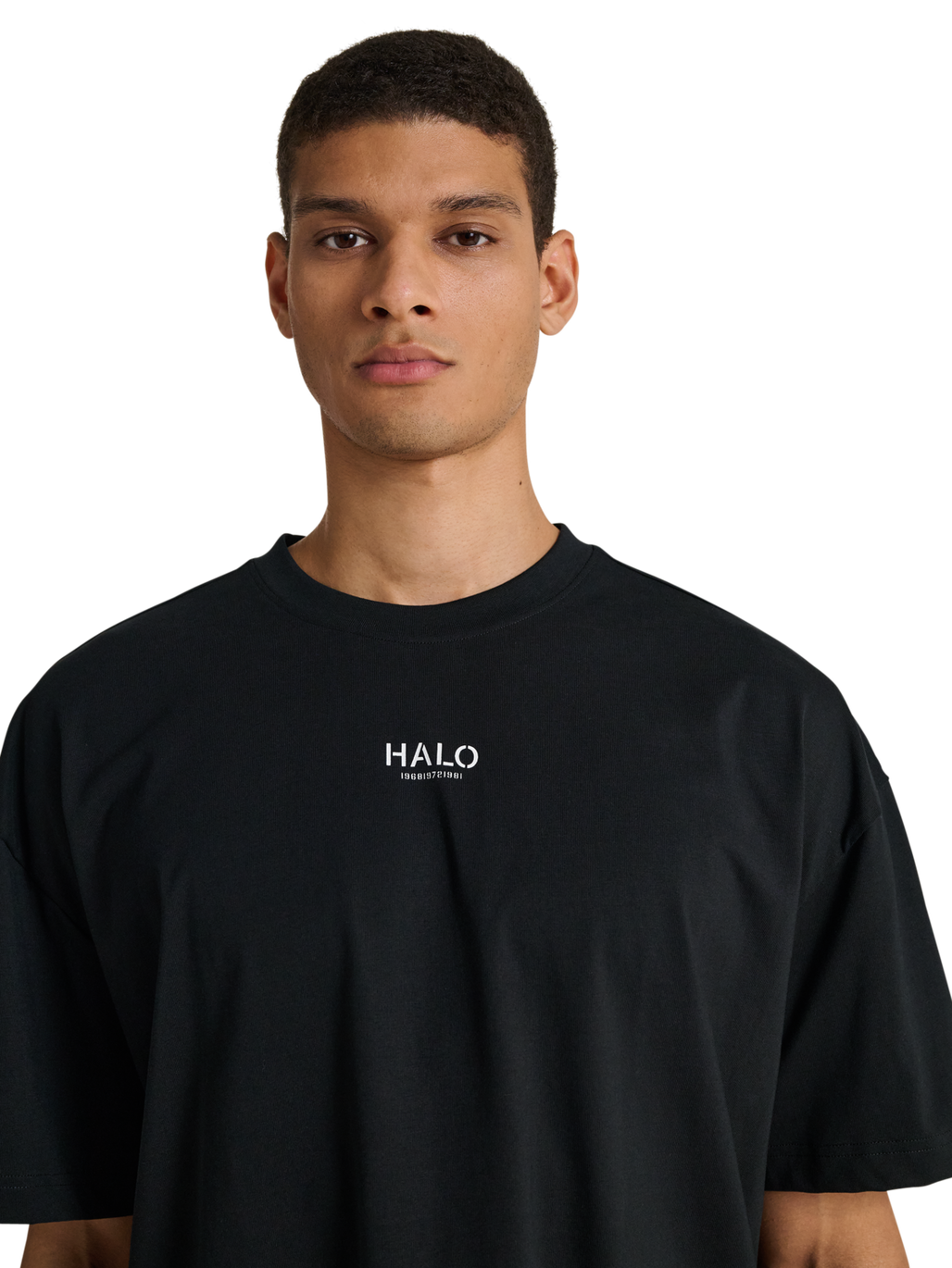 HALO GRAPHIC BOXY T-SHIRT, BLACK/SILVER/SPRING BOQUET, model