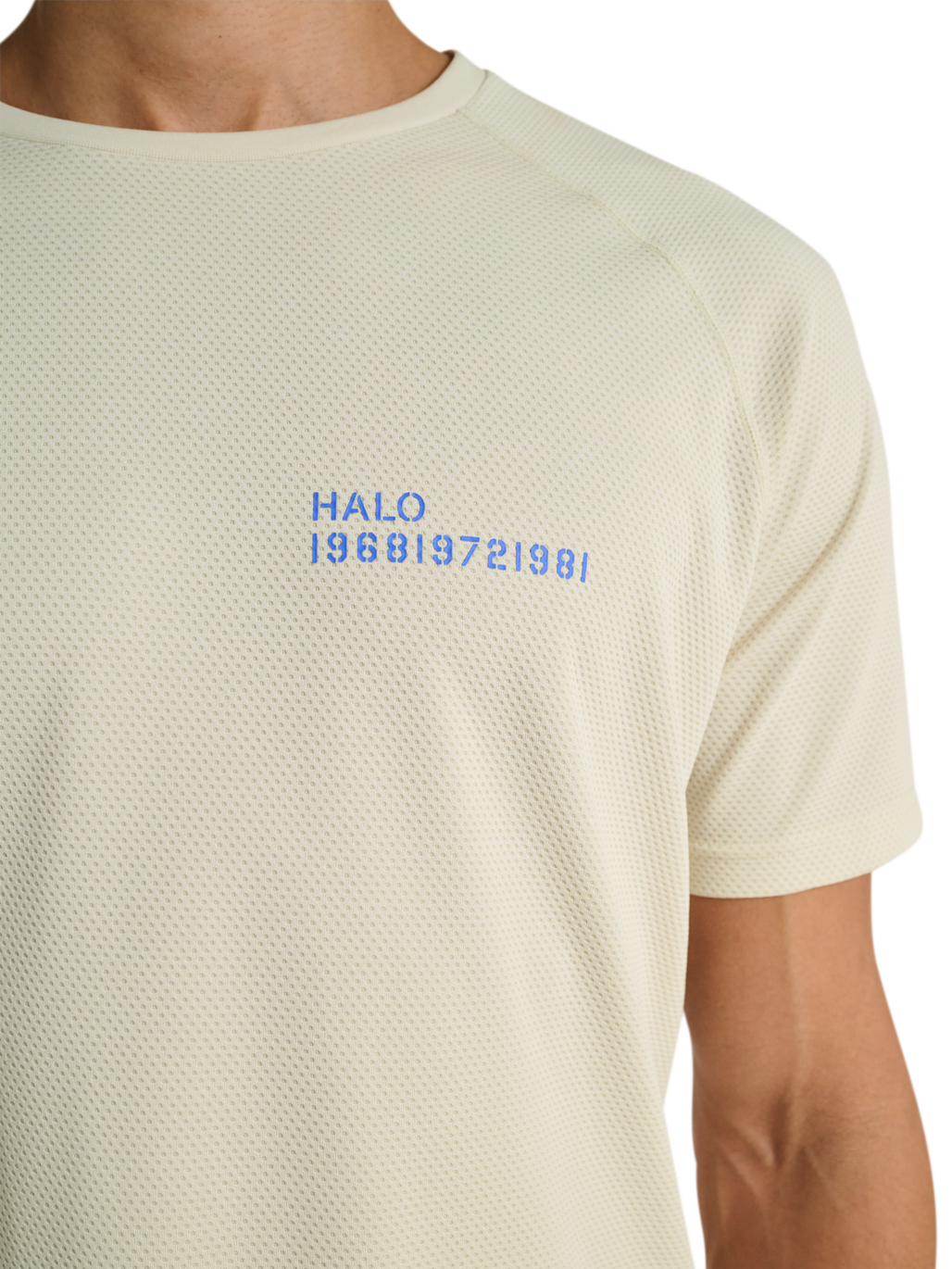 HALO SORONA T-SHIRT, TURTLEDOVE, model