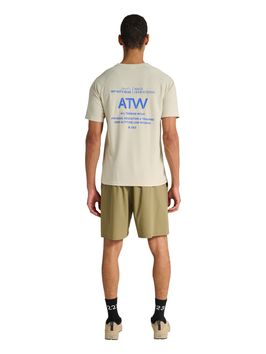 HALO SORONA T-SHIRT, TURTLEDOVE, model