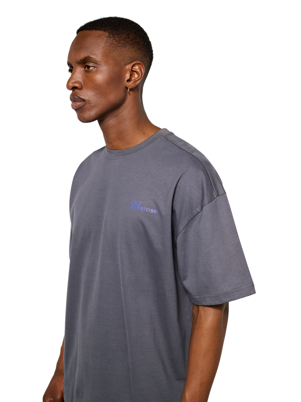 HALO GRAPHIC BOXY T-SHIRT, ASPHALT/NEON BLUE, model