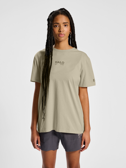 HALO COTTON T-SHIRT, OYSTER GRAY, model