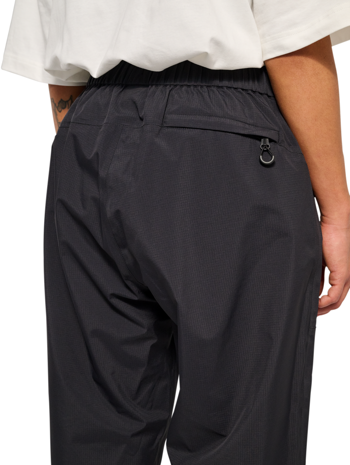 HALO GHOST SHELL PANTS, BLACK, model
