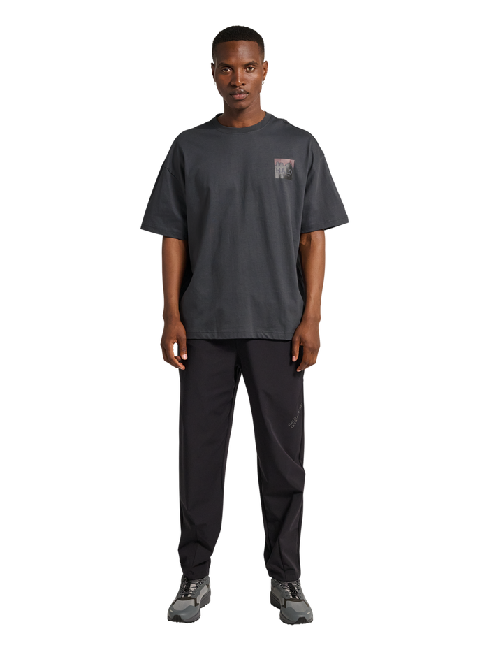 HALO GRAPHIC BOXY T-SHIRT, ASPHALT/ASPHALT, model