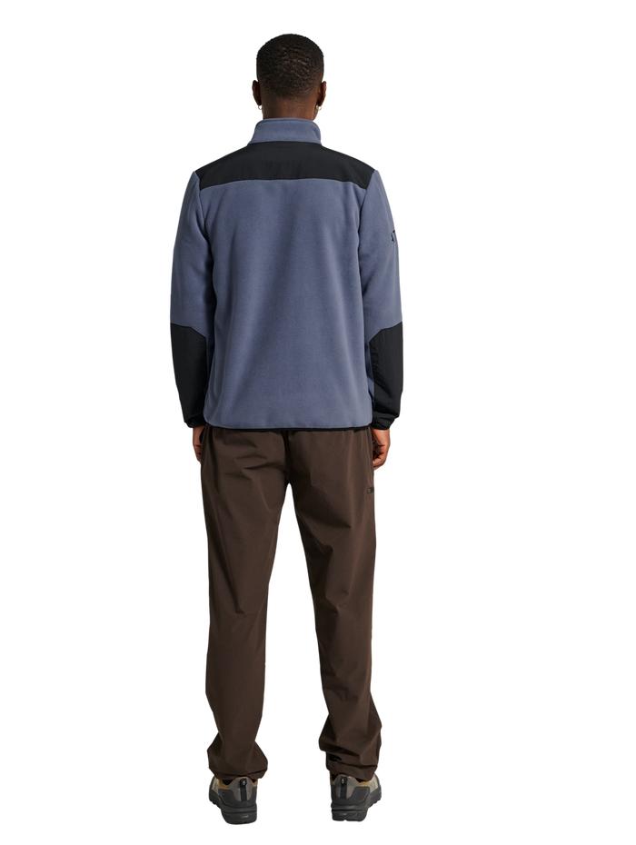 HALO BLOCKED ZIP FLEECE, GRISAILLE, model
