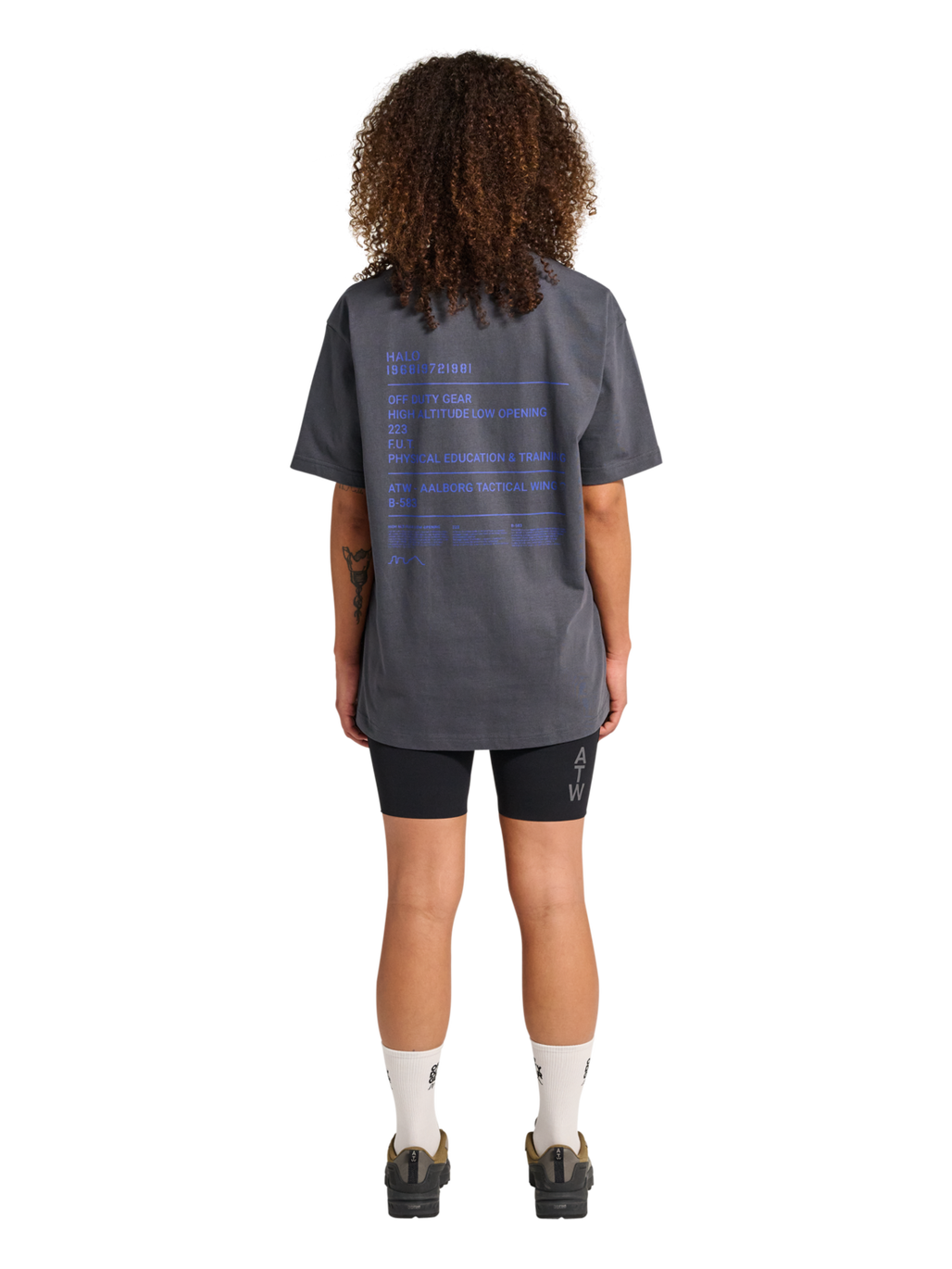 HALO GRAPHIC T-SHIRT, ASPHALT, model