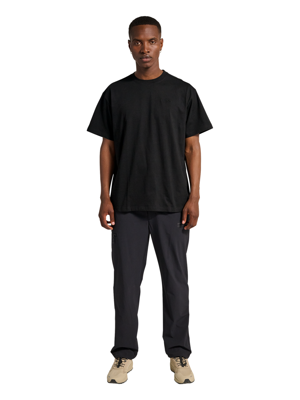 HALO LOGO T-SHIRT, BLACK, model