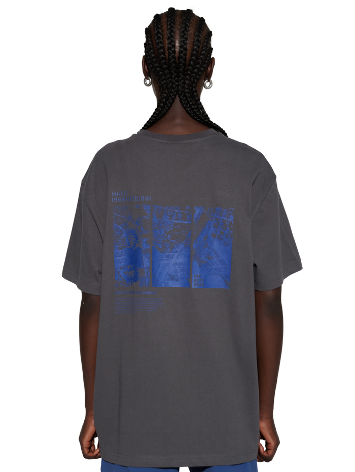 HALO MAP T-SHIRT, RAVEN, model