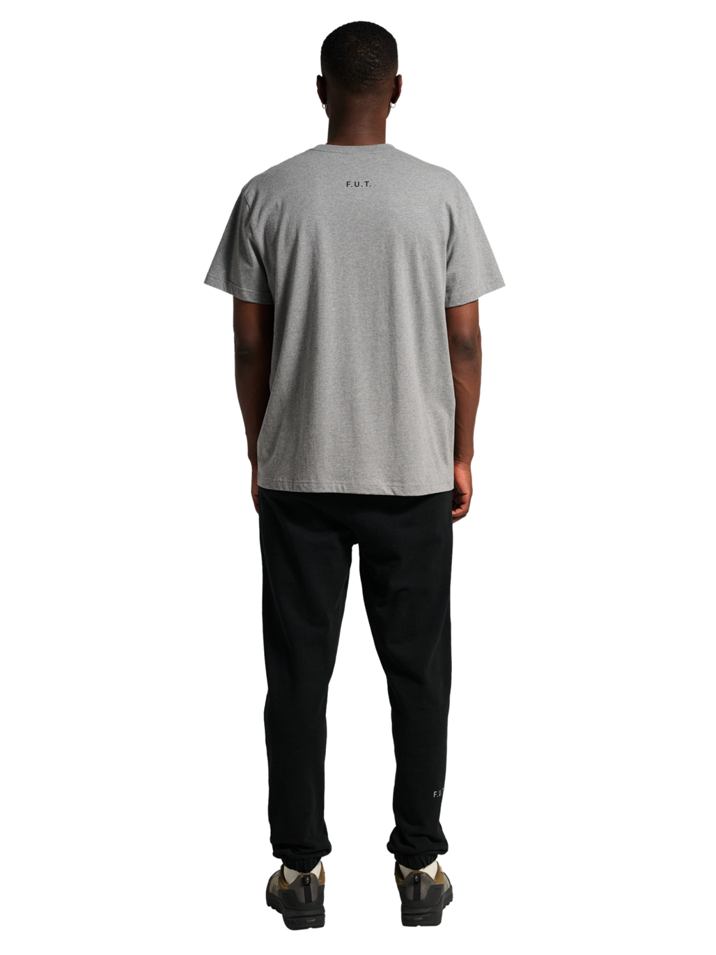 HALO ESSENTIAL T-SHIRT, GREY MELANGE, model