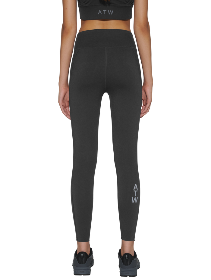HALO WOMEN TRAINING TIGHTS, RAVEN, model
