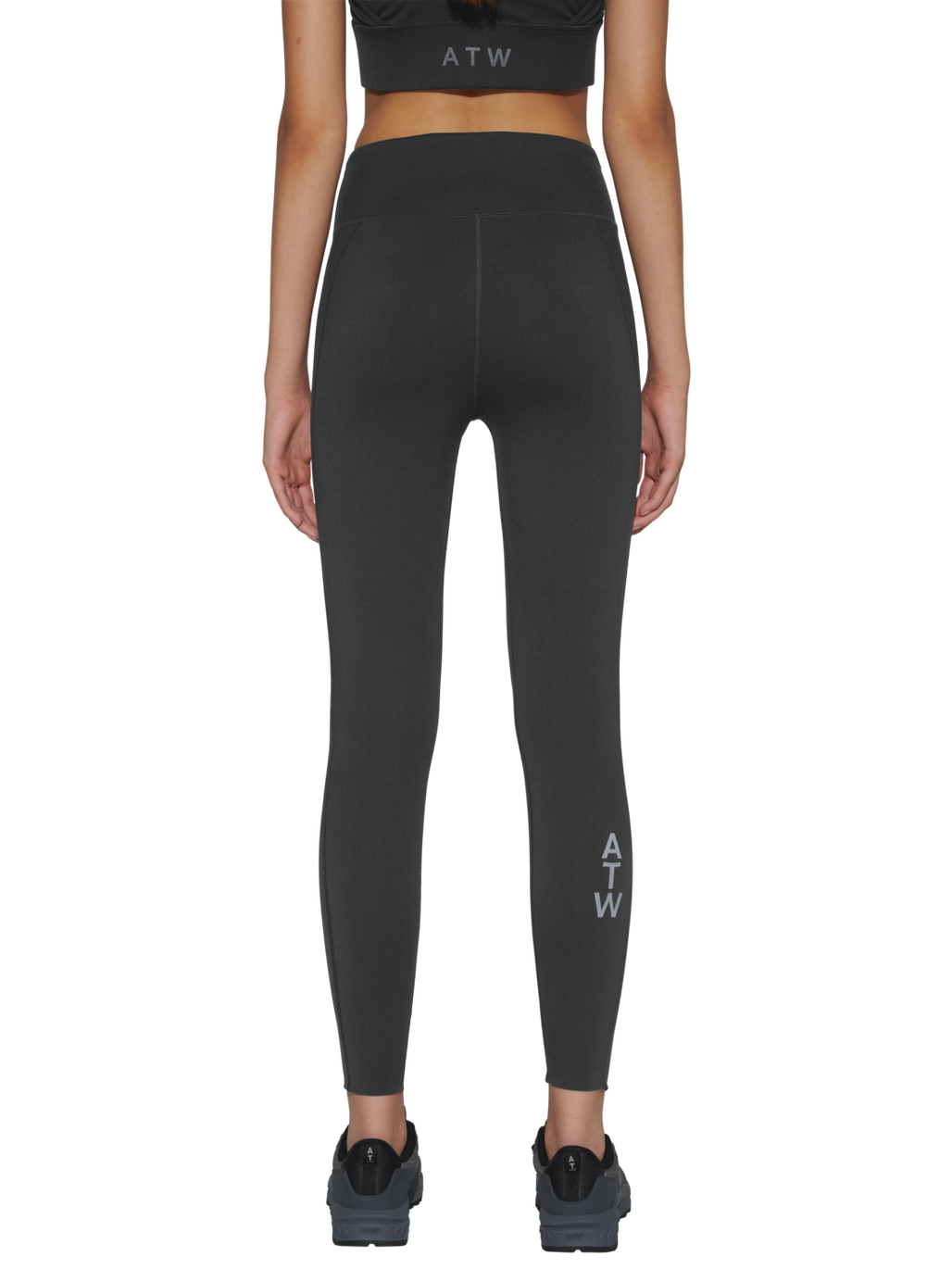 HALO WOMEN TRAINING TIGHTS, RAVEN, model